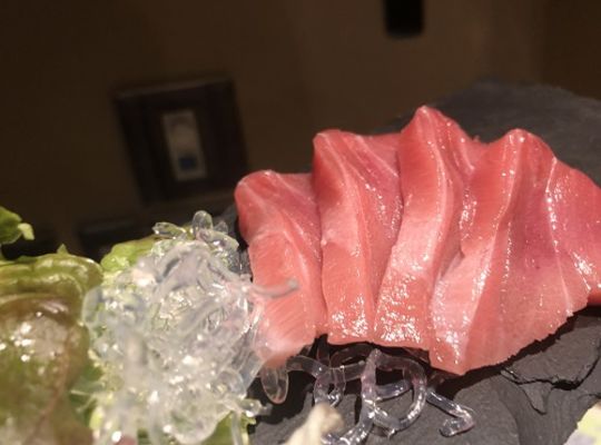 マグロのカマトロ